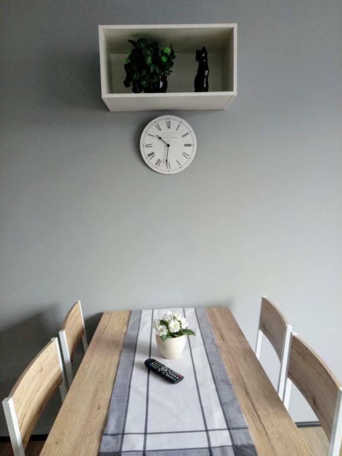 Noclegi Na Heweliusza Sanok Ngoại thất bức ảnh