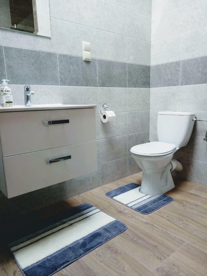 Noclegi Na Heweliusza Sanok Ngoại thất bức ảnh