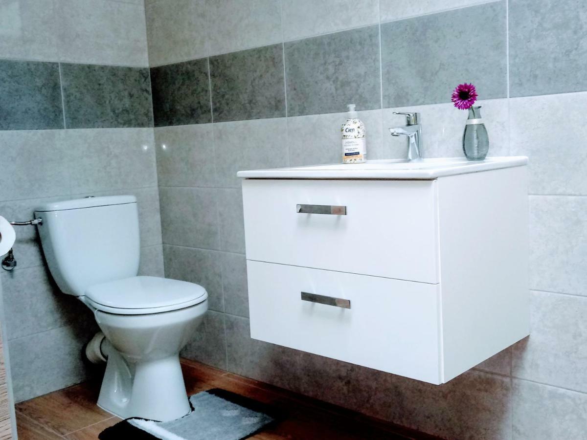 Noclegi Na Heweliusza Sanok Ngoại thất bức ảnh