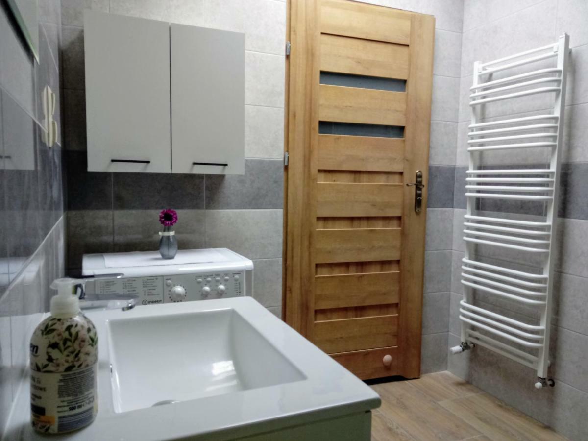 Noclegi Na Heweliusza Sanok Ngoại thất bức ảnh